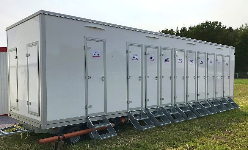 4XL Toilettenwagen mieten für 1.800 Personen Toilettenwagen, Ansicht 2