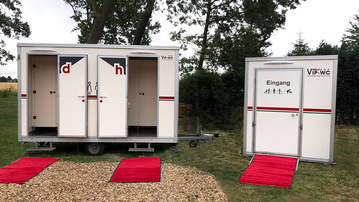 Rolli-WC mit Babywickelplatz mieten Toilettenwagen, Ansicht 3